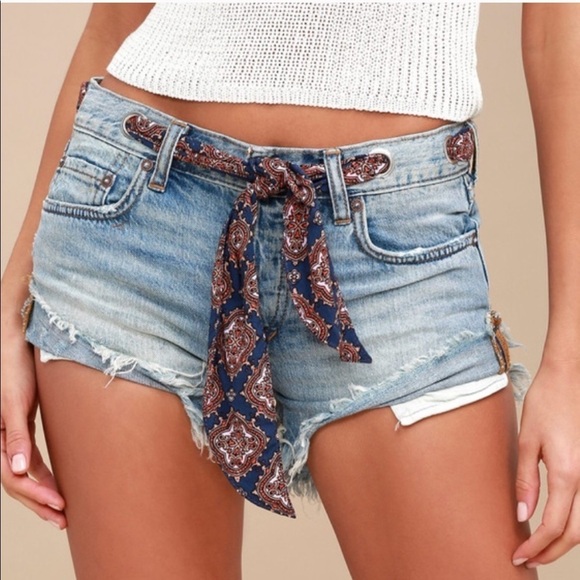 Free People Sashed & Relaxed Denim Shorts Size 25 - Picture 1 of 8